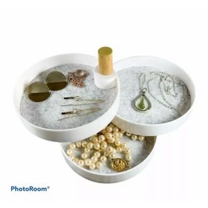 Jewelry holder from fabfifun